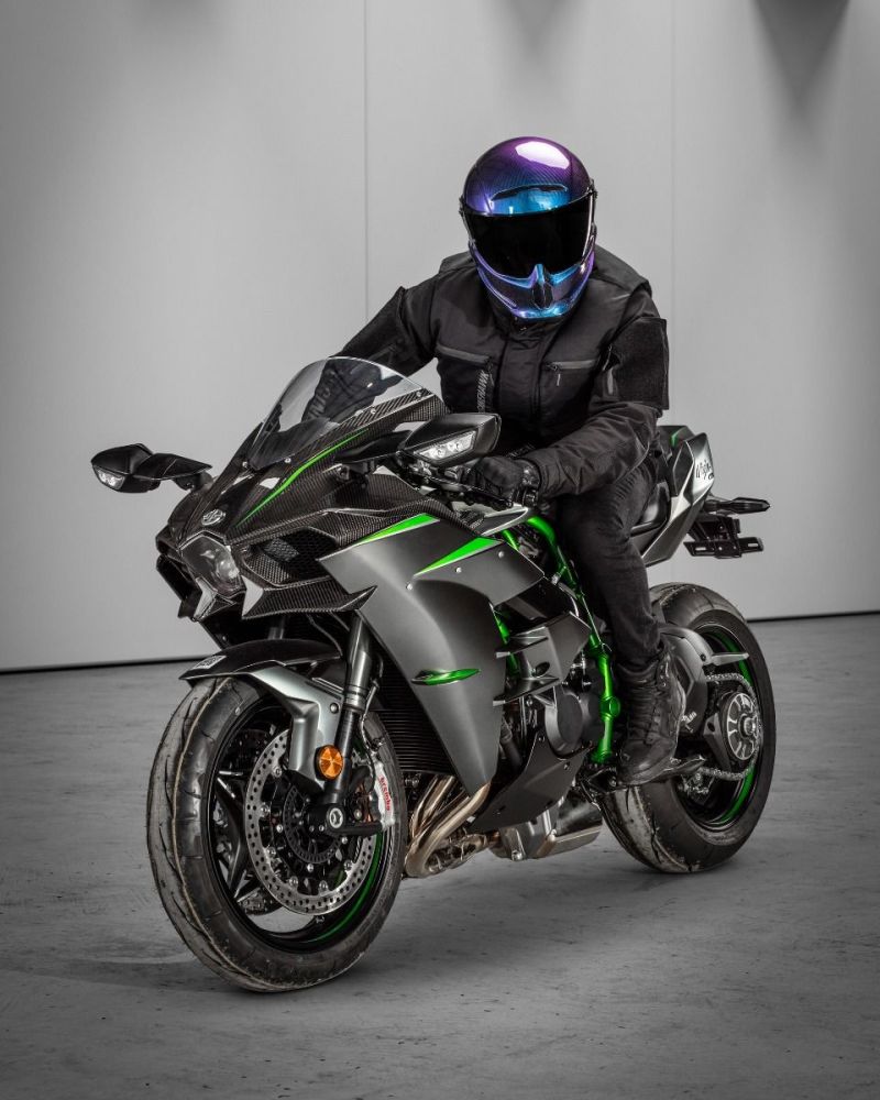 ATLAS 4.0 NEBULA CARBON