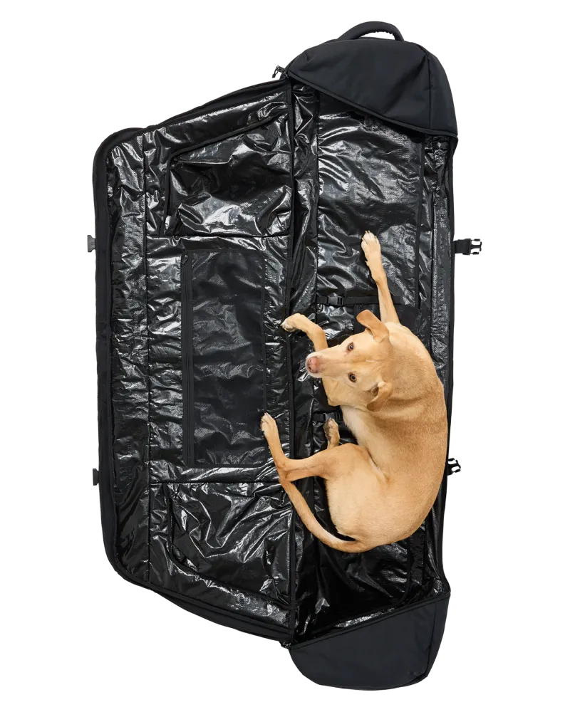 Husa Snowboard BURTON - Wheelie Flight Attendant - True Black 166
